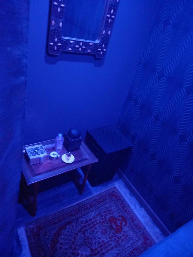 Love Room, Les Nuitees Secretes De Rouen Darnetal Ngoại thất bức ảnh