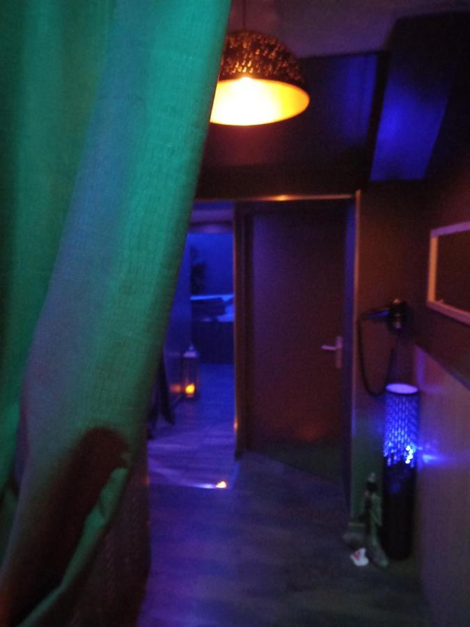 Love Room, Les Nuitees Secretes De Rouen Darnetal Ngoại thất bức ảnh