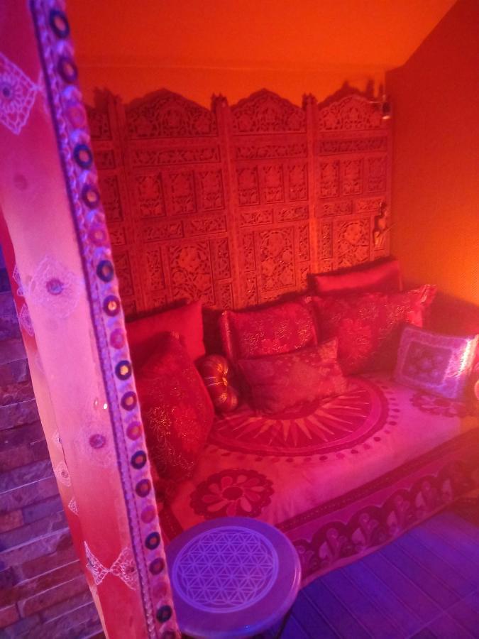 Love Room, Les Nuitees Secretes De Rouen Darnetal Ngoại thất bức ảnh